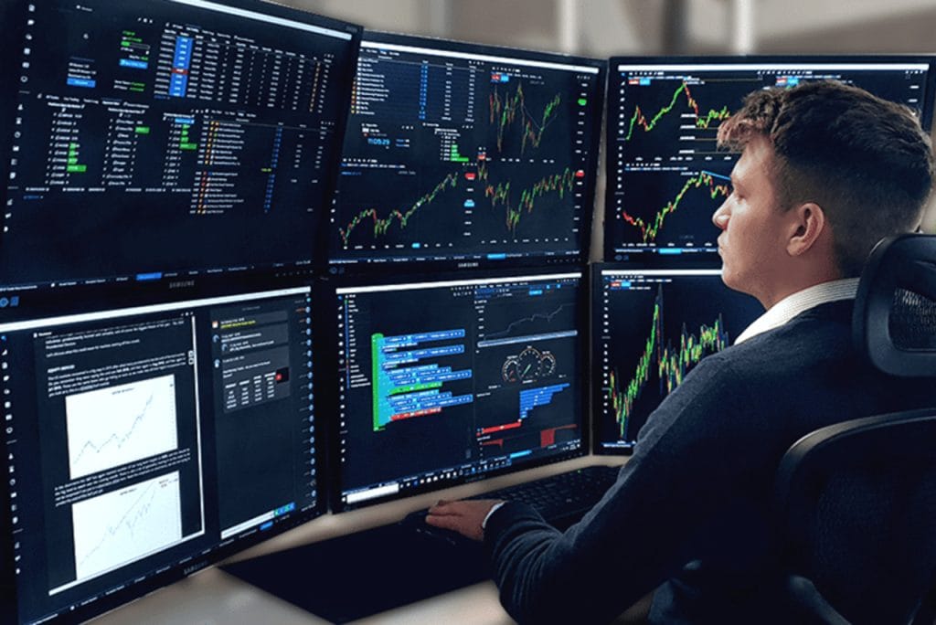 Why Trade Forex with a Prop Firm Instead of Independently